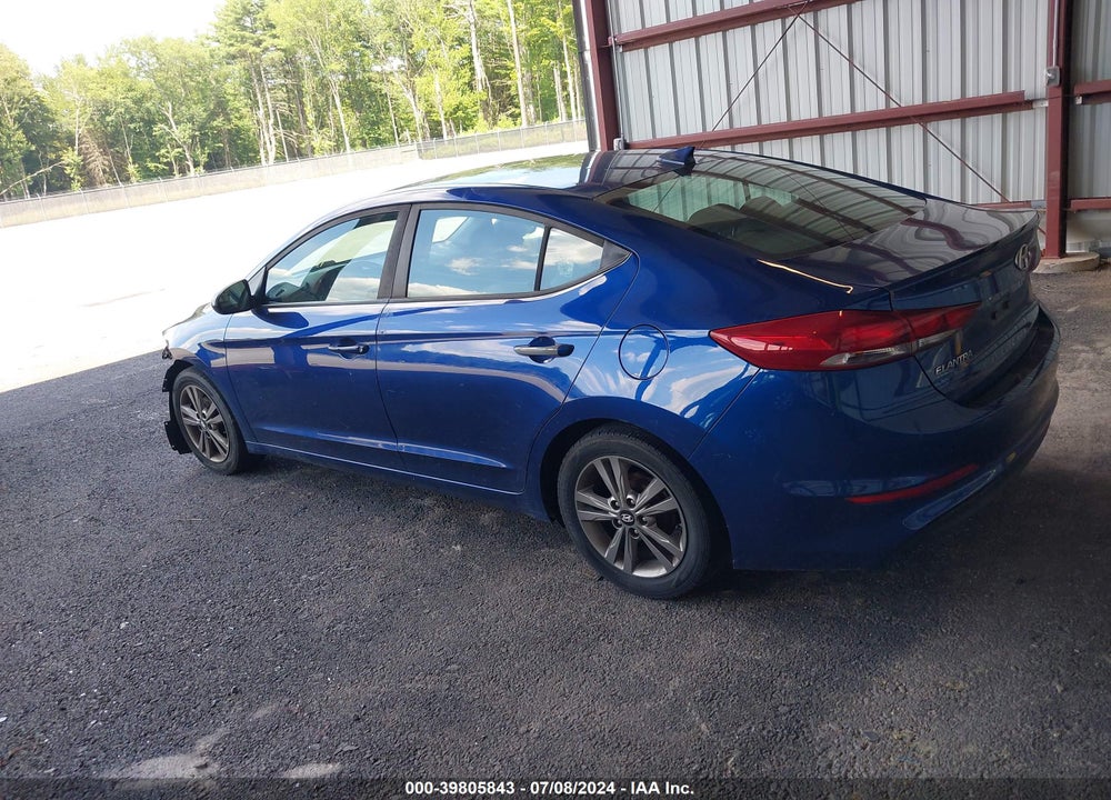 2017 HYUNDAI ELANTRA VIN: 5NPD84LF3HH003832