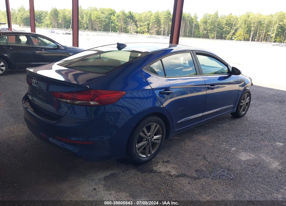 2017 HYUNDAI ELANTRA VIN: 5NPD84LF3HH003832