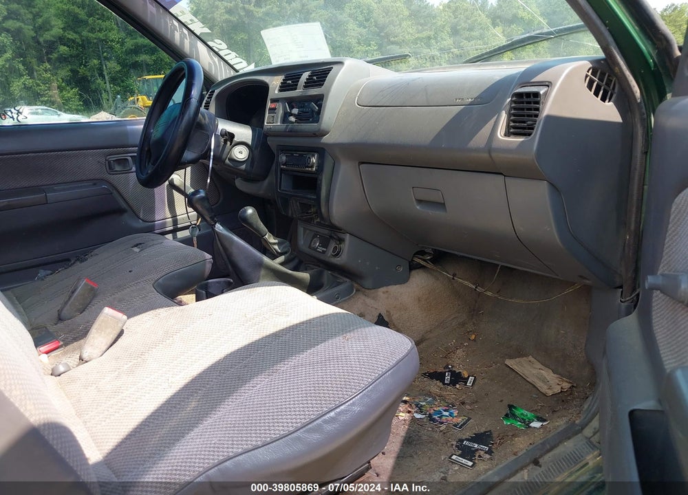 1998 NISSAN FRONTIER XE VIN: 1N6DD21Y3WC322903