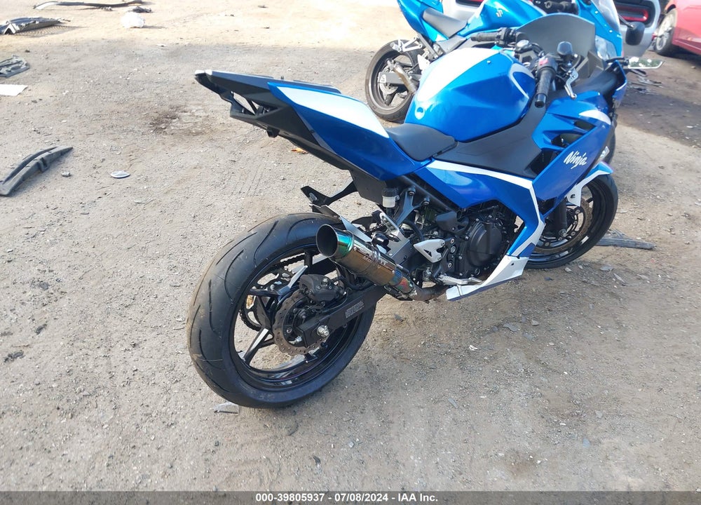2023 KAWASAKI EX400 VIN: JKAEXKH12PDAN8041