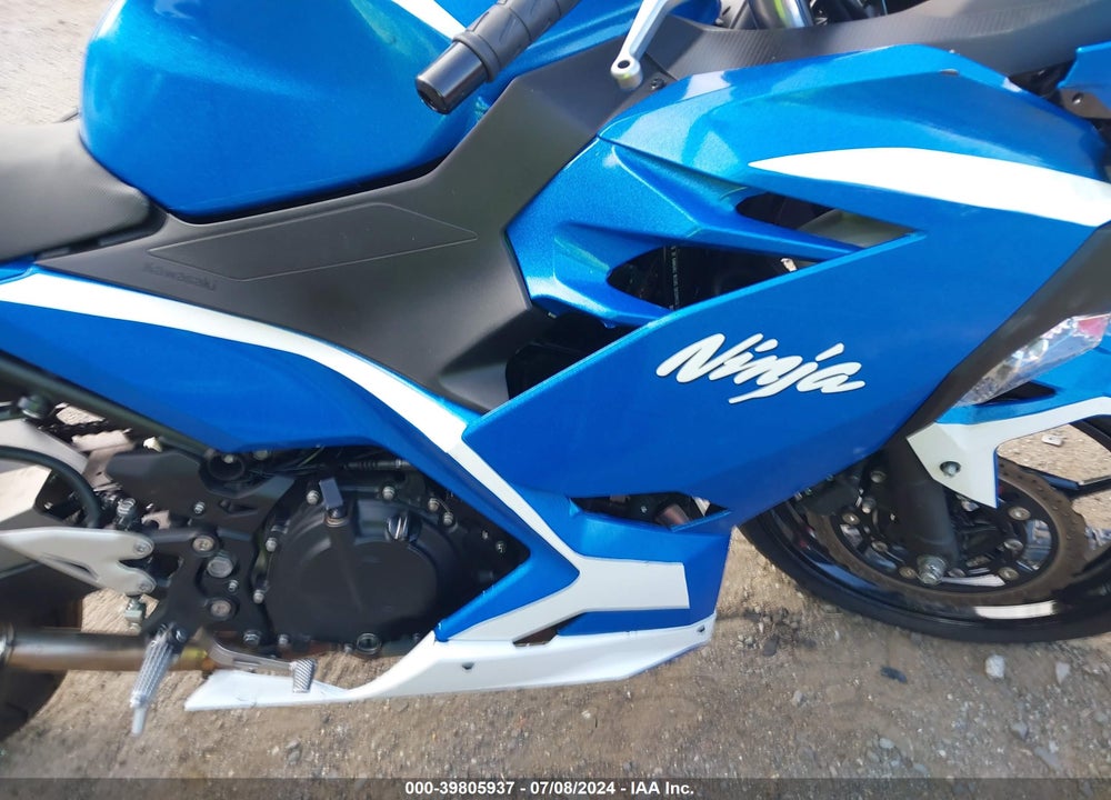 2023 KAWASAKI EX400 VIN: JKAEXKH12PDAN8041