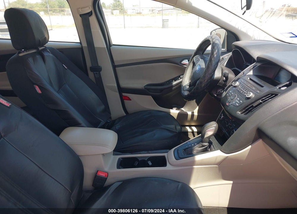 2017 FORD FOCUS SE VIN: 1FADP3F24HL251921