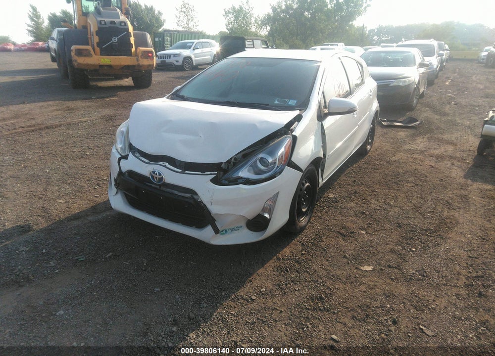 2015 TOYOTA PRIUS C THREE VIN: JTDKDTB3XF1585288