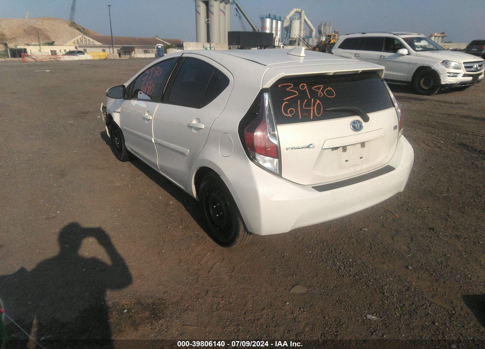 2015 TOYOTA PRIUS C THREE VIN: JTDKDTB3XF1585288