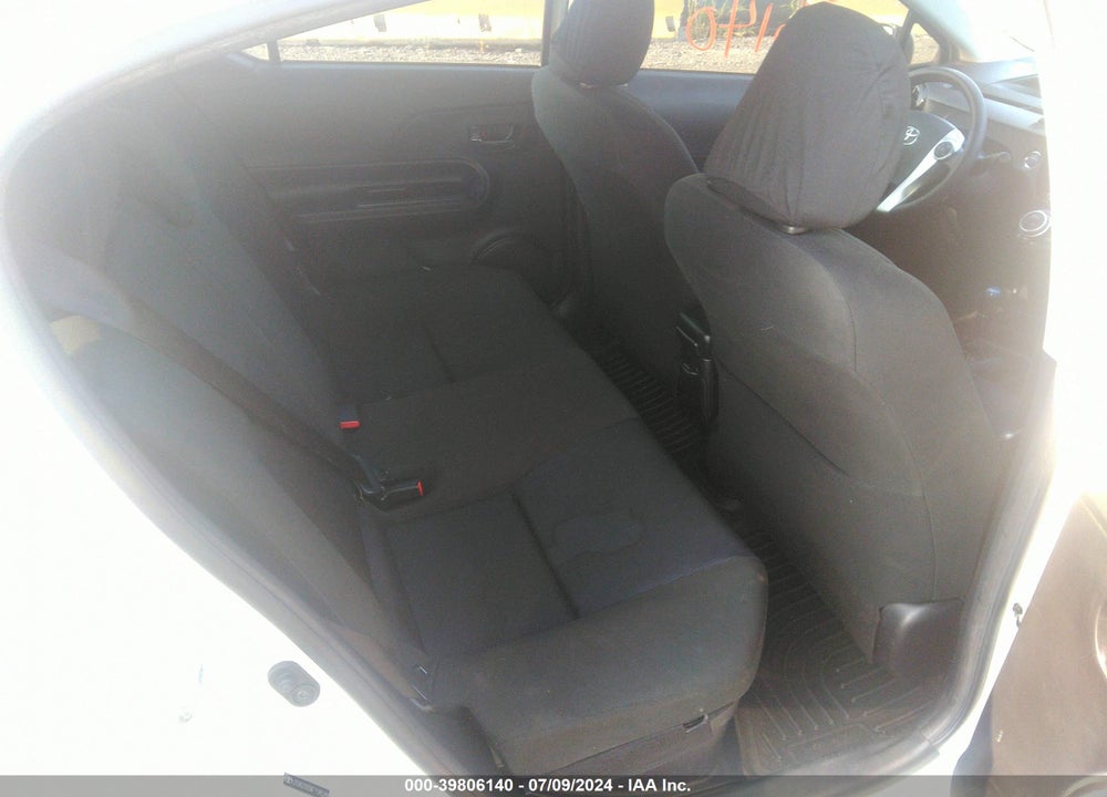 2015 TOYOTA PRIUS C THREE VIN: JTDKDTB3XF1585288