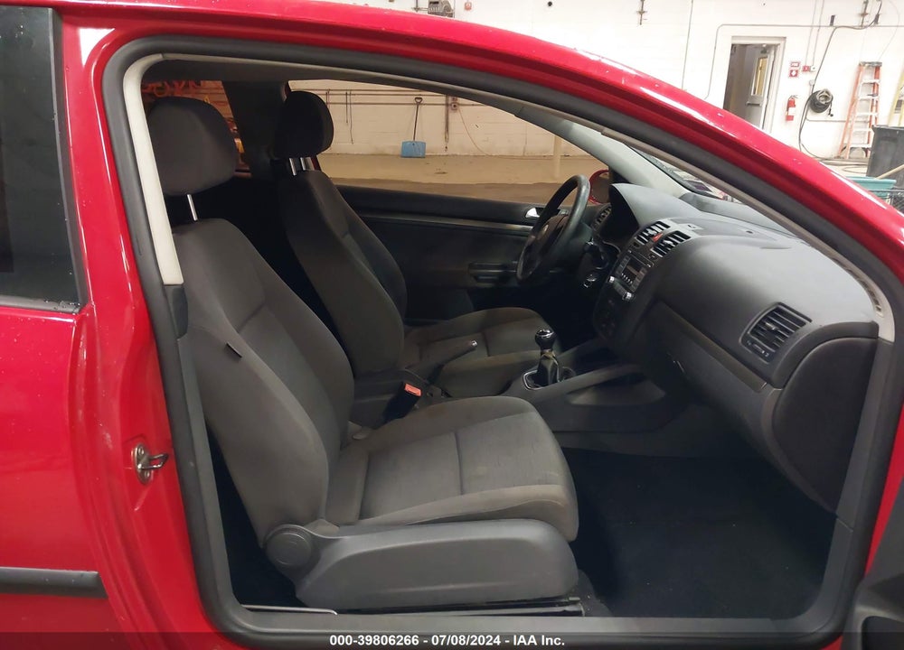 2007 VOLKSWAGEN RABBIT 2-DOOR VIN: WVWAS71K57W053906