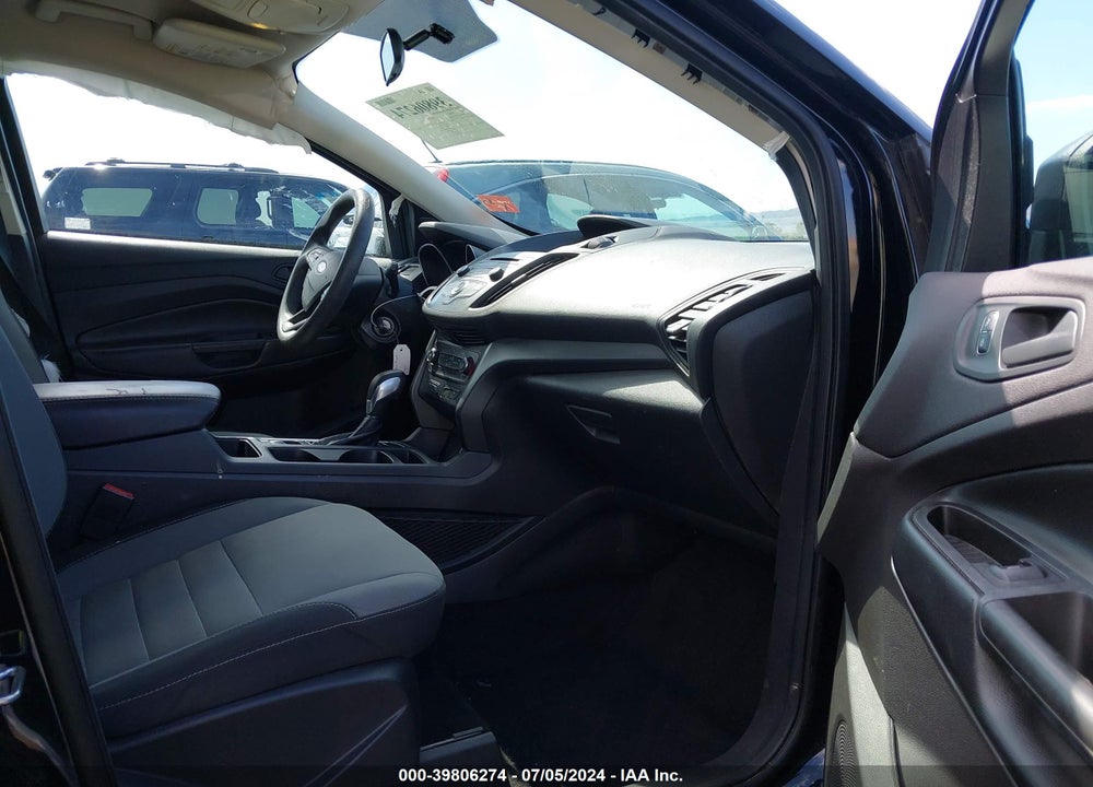 2017 FORD ESCAPE S VIN: 1FMCU0F7XHUD84987
