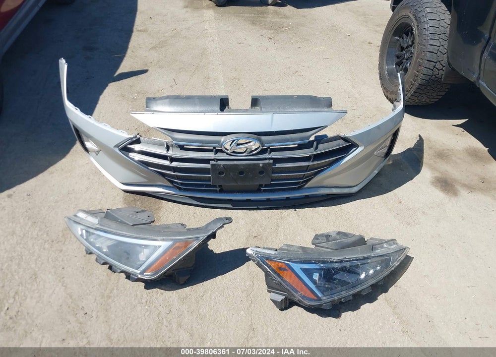 2019 HYUNDAI ELANTRA SE VIN: 5NPD74LF3KH405862