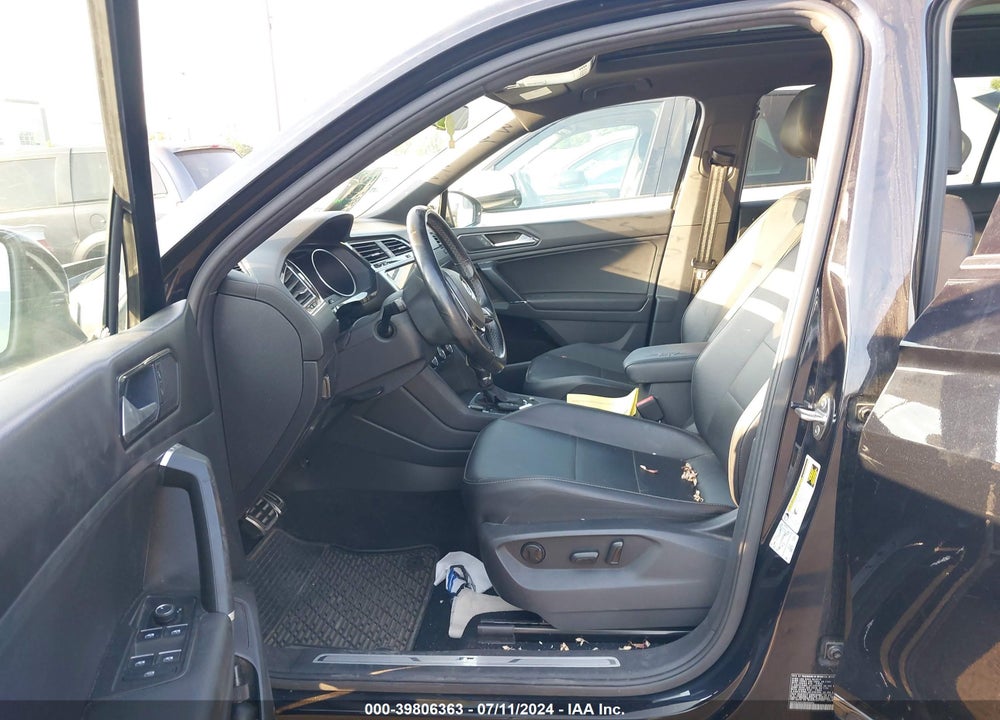 2018 VOLKSWAGEN TIGUAN 2.0T SE/2.0T SEL VIN: 3VV2B7AX7JM200865