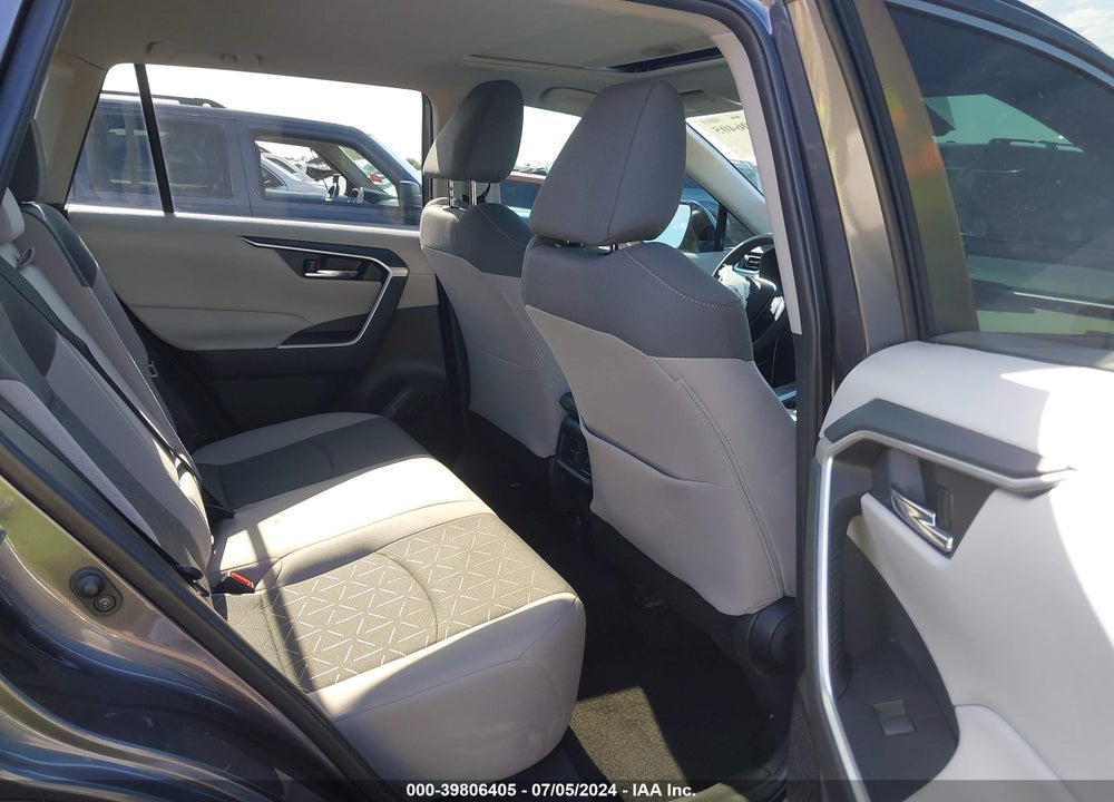 2021 TOYOTA RAV4 XLE VIN: 2T3P1RFV9MC202454