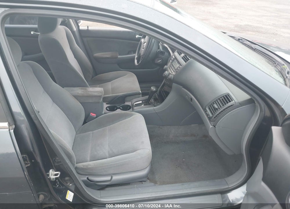 2005 HONDA ACCORD 2.4 LX VIN: 1HGCM564X5A005024