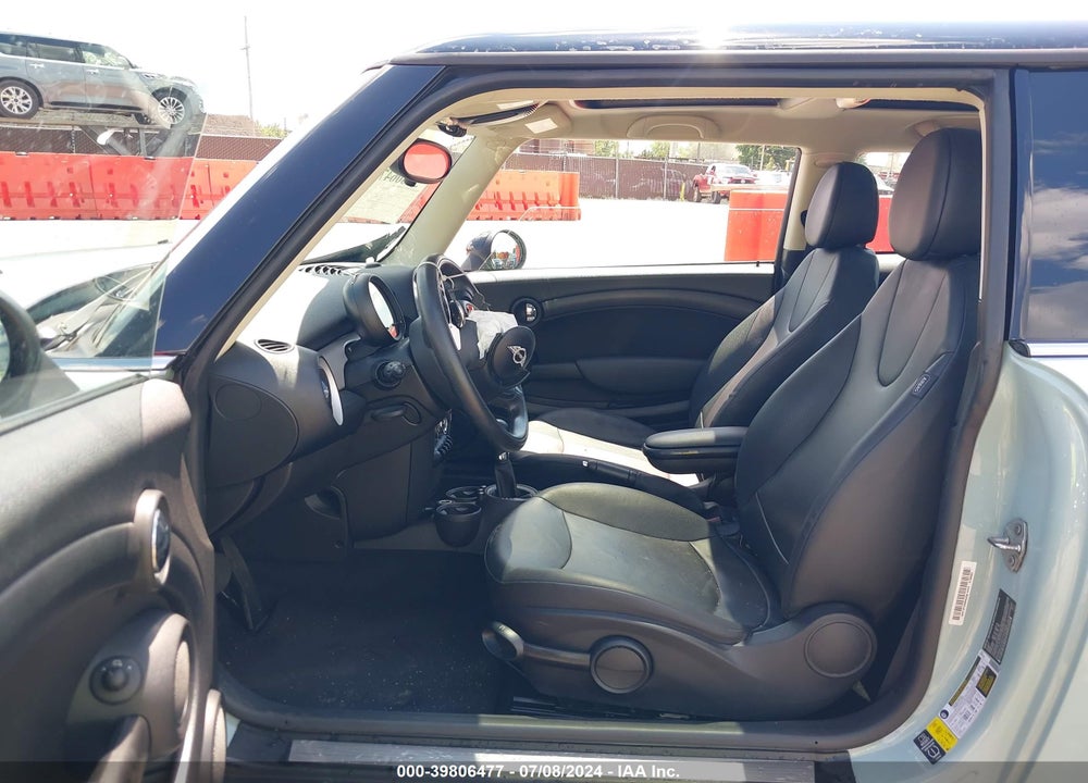 2013 MINI HARDTOP COOPER VIN: WMWSU3C52DT547620