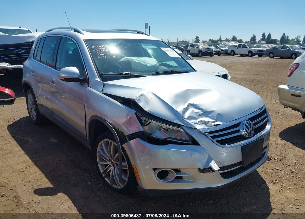 2011 VOLKSWAGEN TIGUAN SE VIN: WVGAV7AX4BW504332
