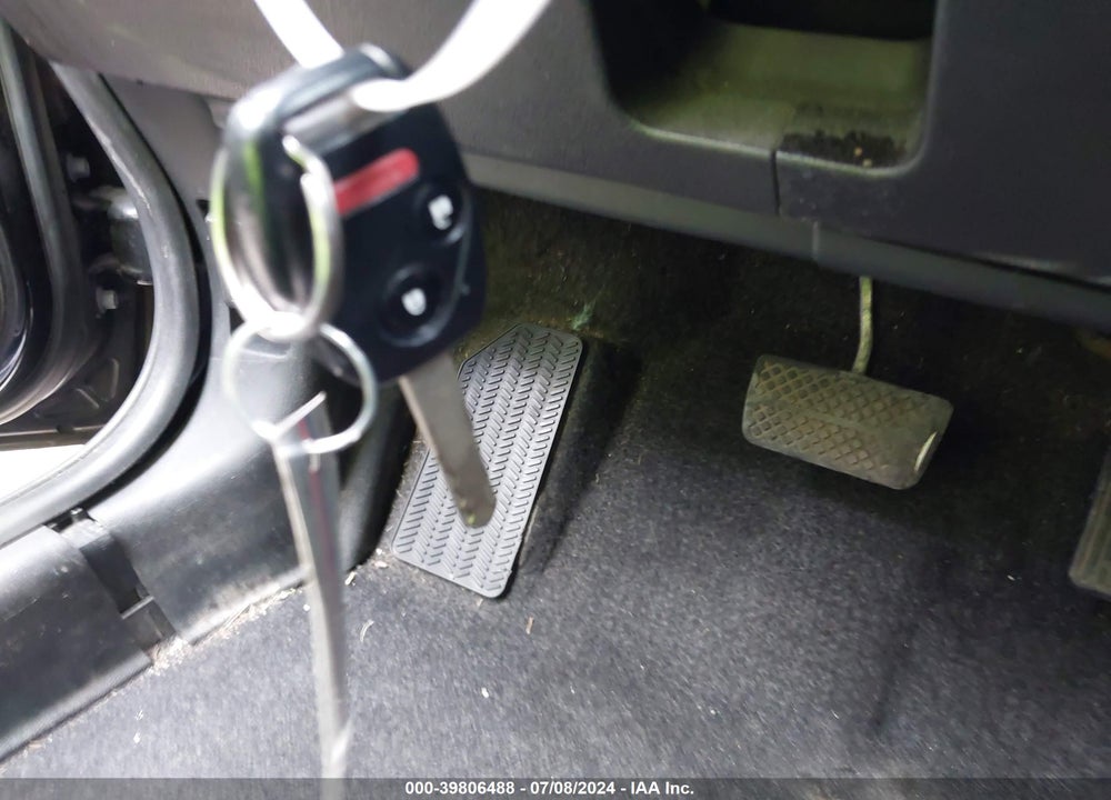 2011 HONDA FIT SPORT VIN: JHMGE8H66BC016338