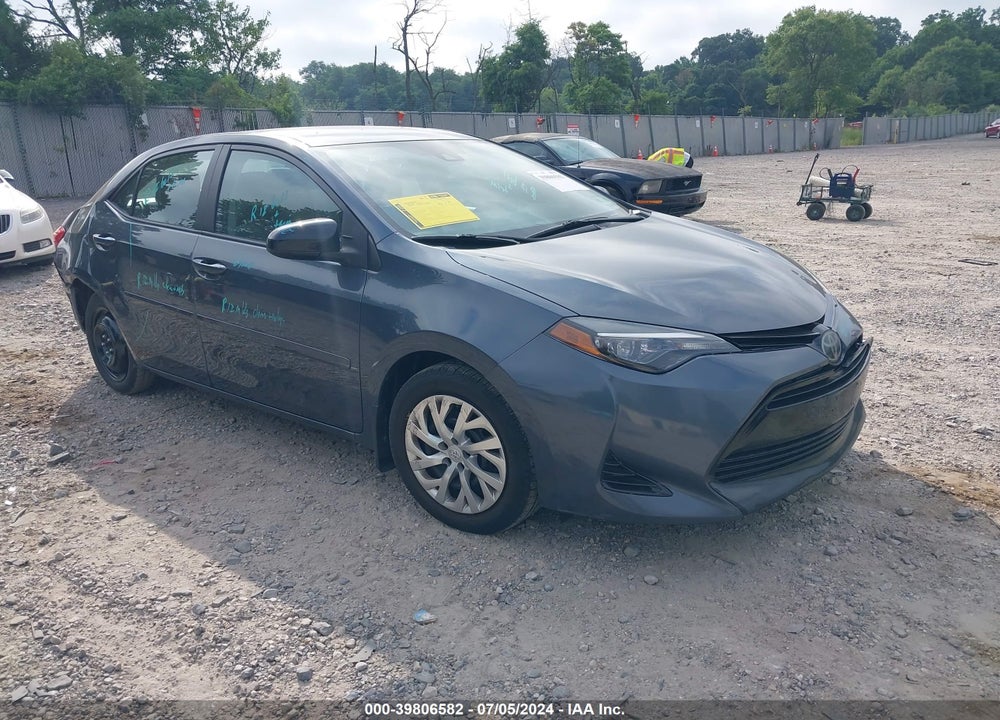 2018 TOYOTA COROLLA LE VIN: 2T1BURHE4JC012242