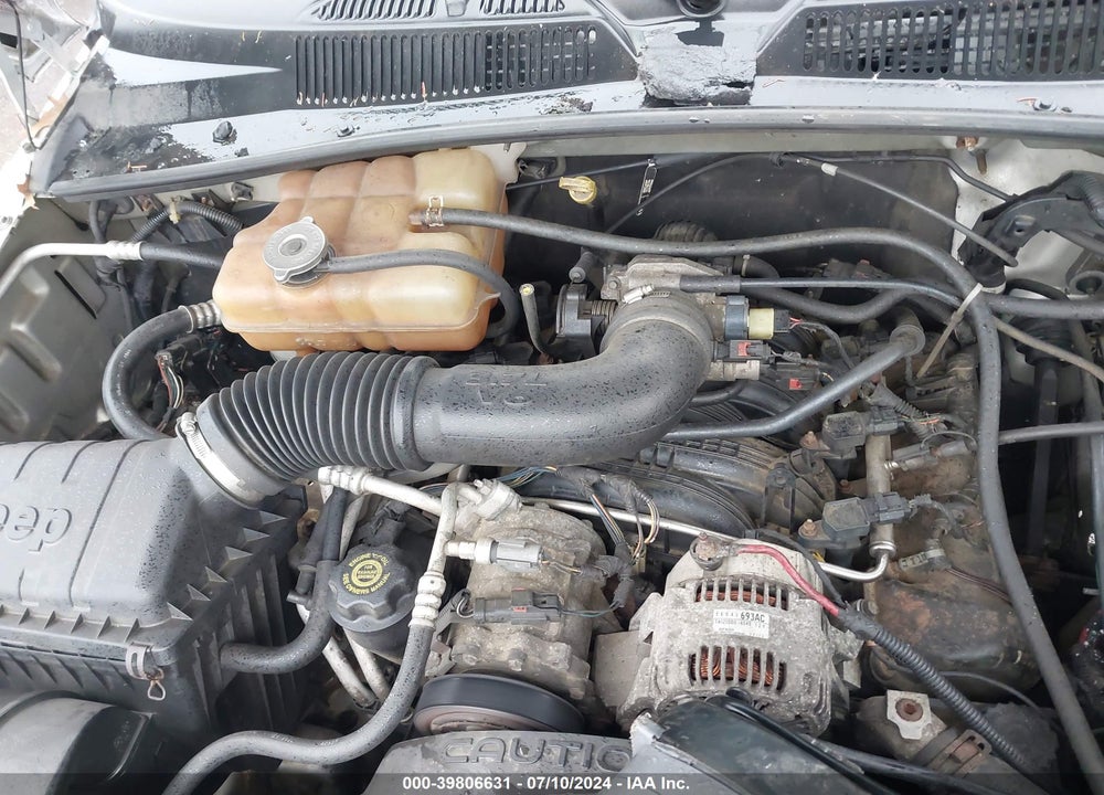 2004 JEEP LIBERTY SPORT VIN: 1J4GL48K24W184003