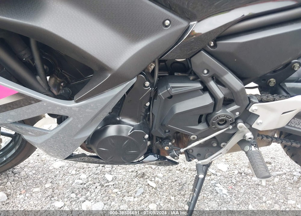 2018 KAWASAKI EX650 F VIN: JKAEXEK19JDA26186