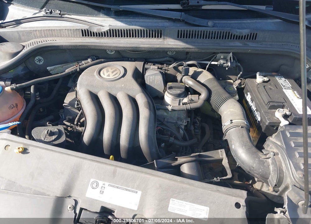2015 VOLKSWAGEN JETTA 2.0L S VIN: 3VW2K7AJ8FM261043