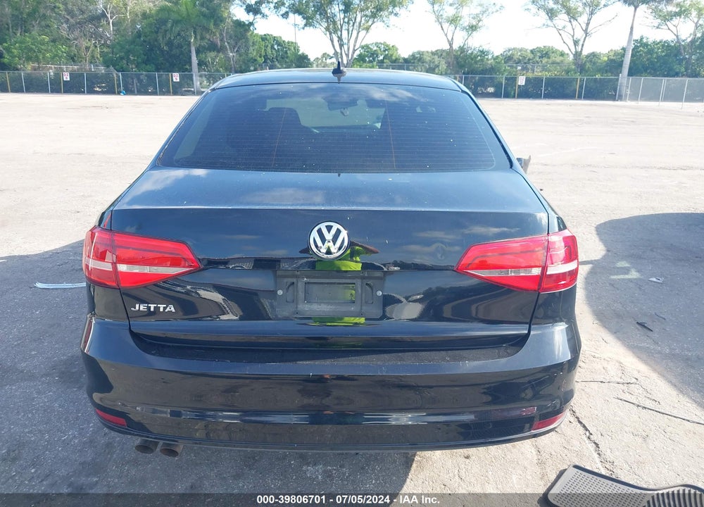 2015 VOLKSWAGEN JETTA 2.0L S VIN: 3VW2K7AJ8FM261043