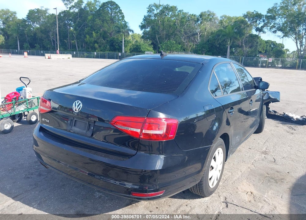 2015 VOLKSWAGEN JETTA 2.0L S VIN: 3VW2K7AJ8FM261043