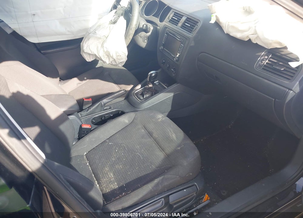 2015 VOLKSWAGEN JETTA 2.0L S VIN: 3VW2K7AJ8FM261043