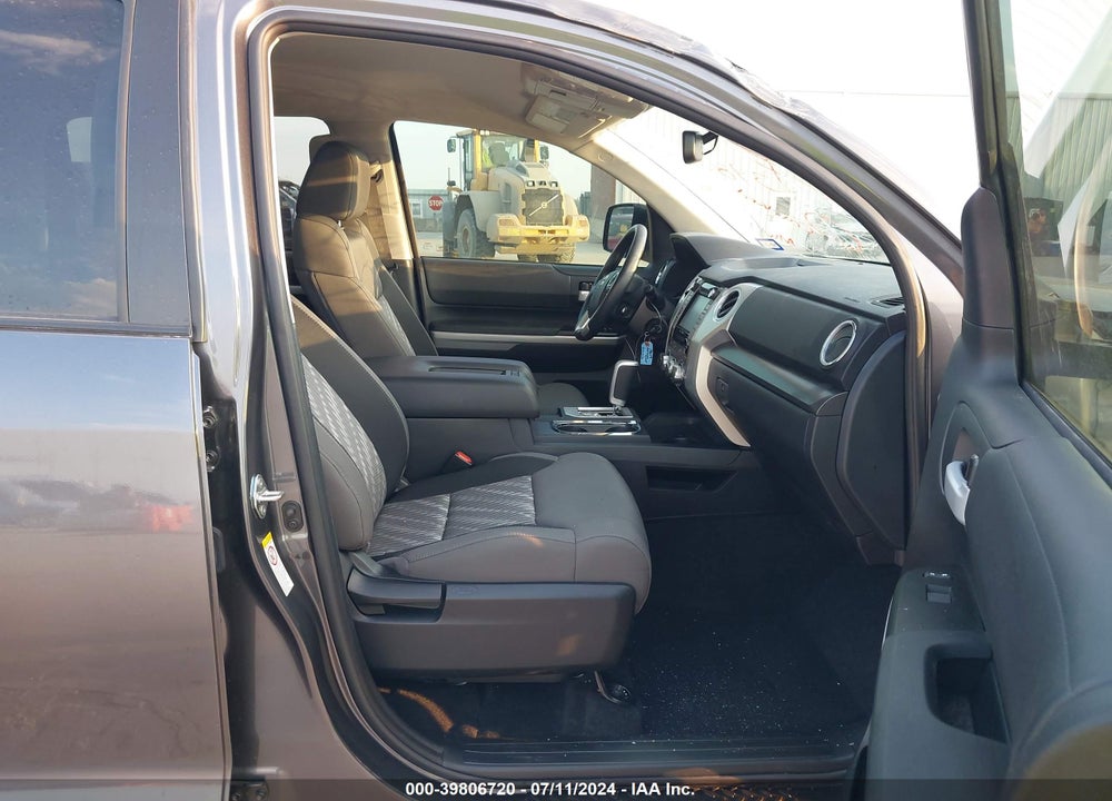2018 TOYOTA TUNDRA SR5 5.7L V8 VIN: 5TFDY5F16JX690224