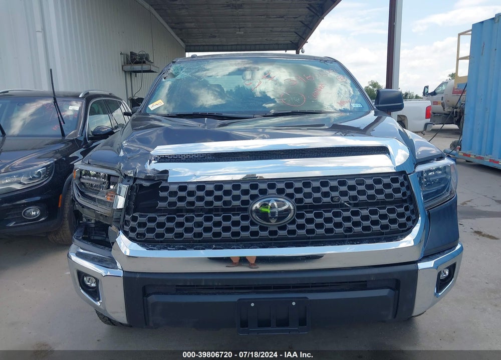 2018 TOYOTA TUNDRA SR5 5.7L V8 VIN: 5TFDY5F16JX690224