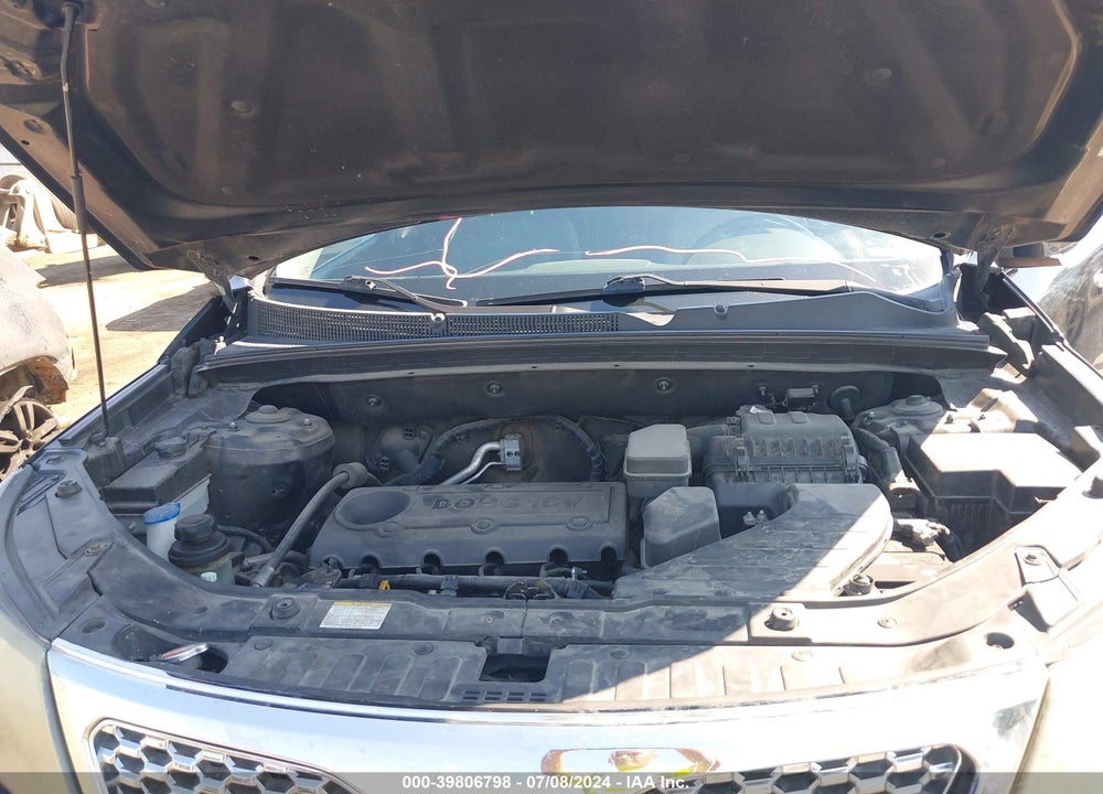 2011 KIA SORENTO LX VIN: 5XYKT3A1XBG003137