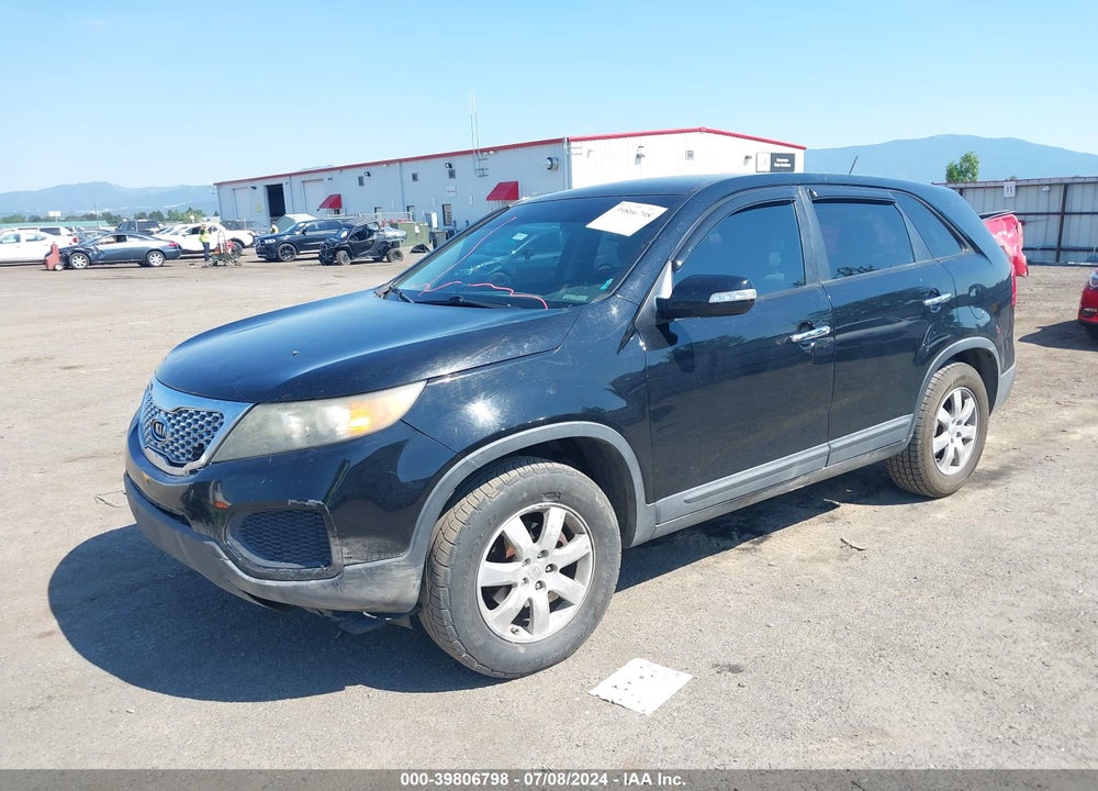 2011 KIA SORENTO LX VIN: 5XYKT3A1XBG003137
