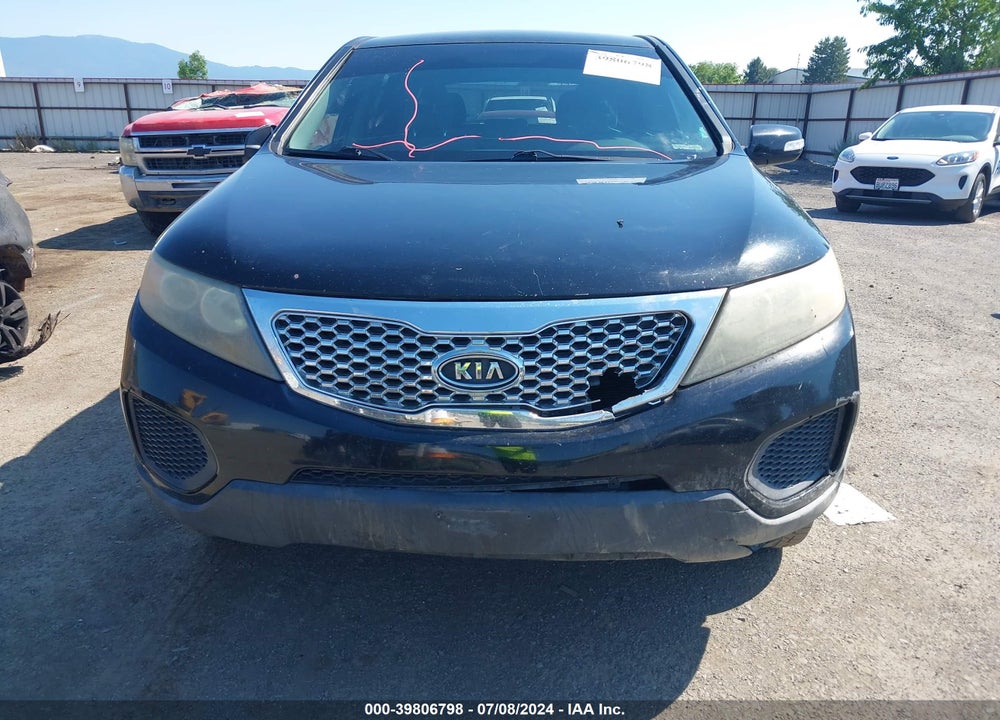 2011 KIA SORENTO LX VIN: 5XYKT3A1XBG003137