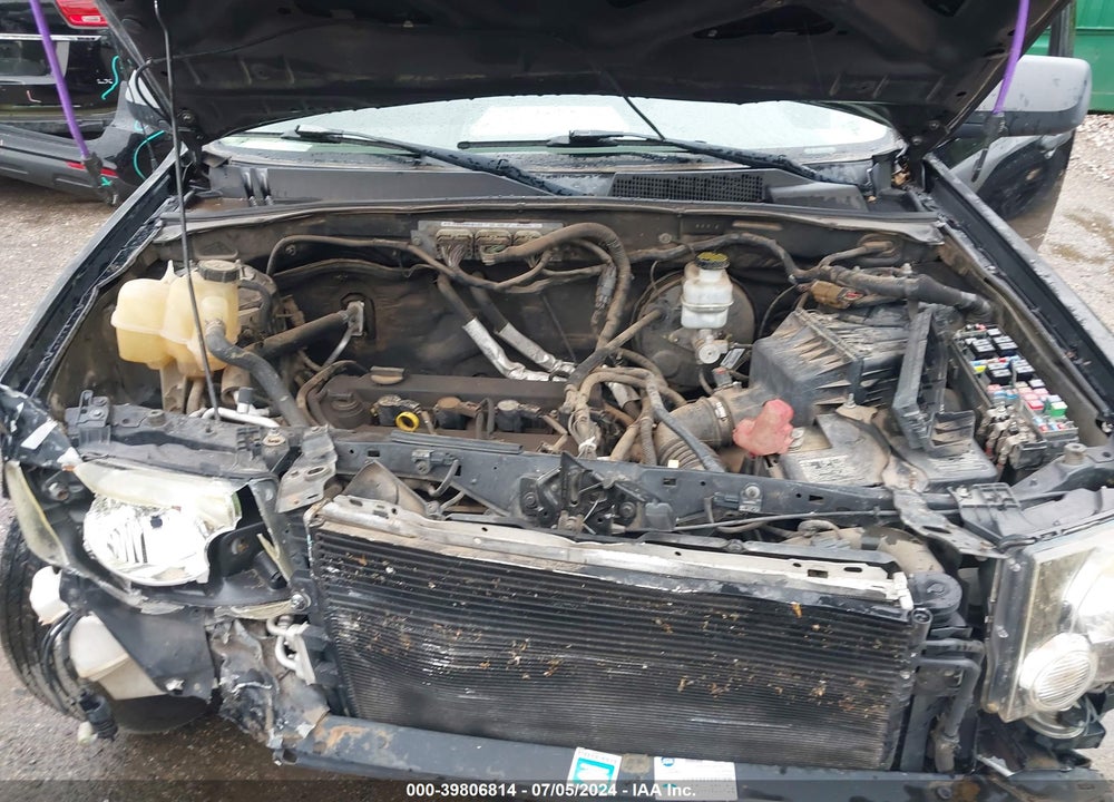 2010 FORD ESCAPE XLS VIN: 1FMCU0C70AKD07258