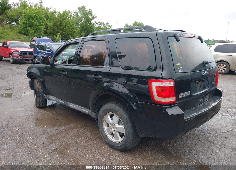 2010 FORD ESCAPE XLS VIN: 1FMCU0C70AKD07258
