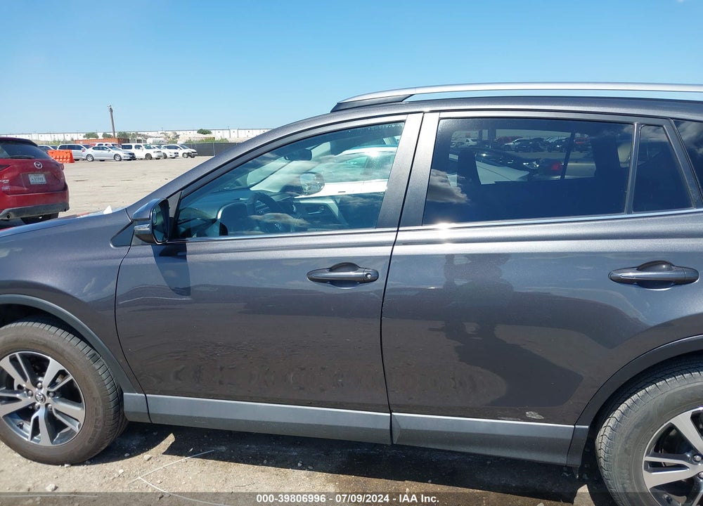 2017 TOYOTA RAV4 XLE VIN: 2T3WFREV0HW377808