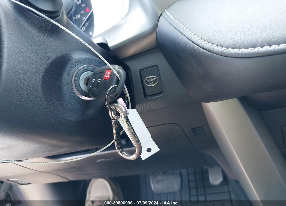 2017 TOYOTA RAV4 XLE VIN: 2T3WFREV0HW377808