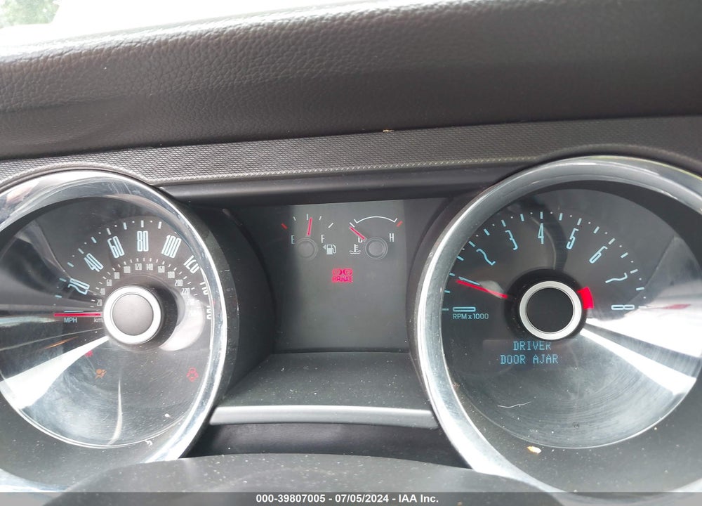 2014 FORD MUSTANG V6 VIN: 1ZVBP8AM6E5331600