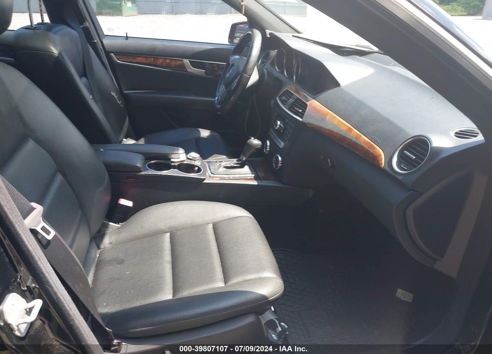 2012 MERCEDES-BENZ C 300 LUXURY 4MATIC/SPORT 4MATIC VIN: WDDGF8BB8CR194633