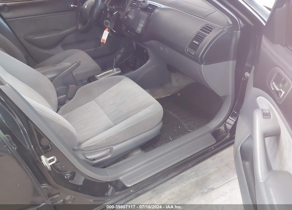 2005 HONDA CIVIC LX VIN: 2HGES16525H580770