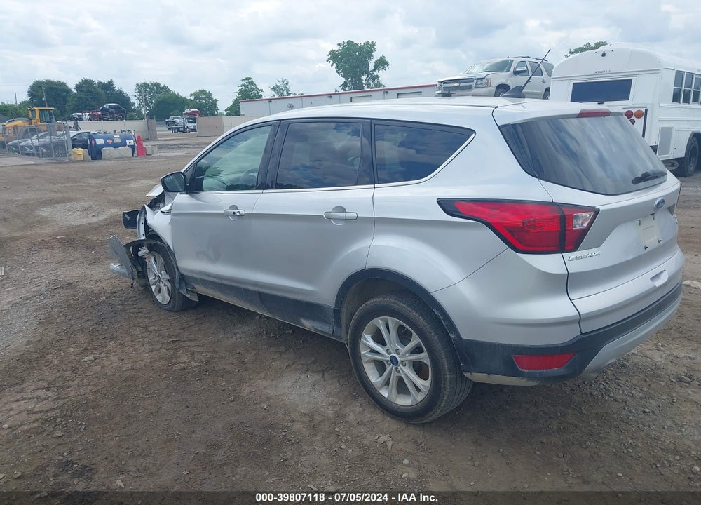 2019 FORD ESCAPE SE VIN: 1FMCU9GD5KUA69675