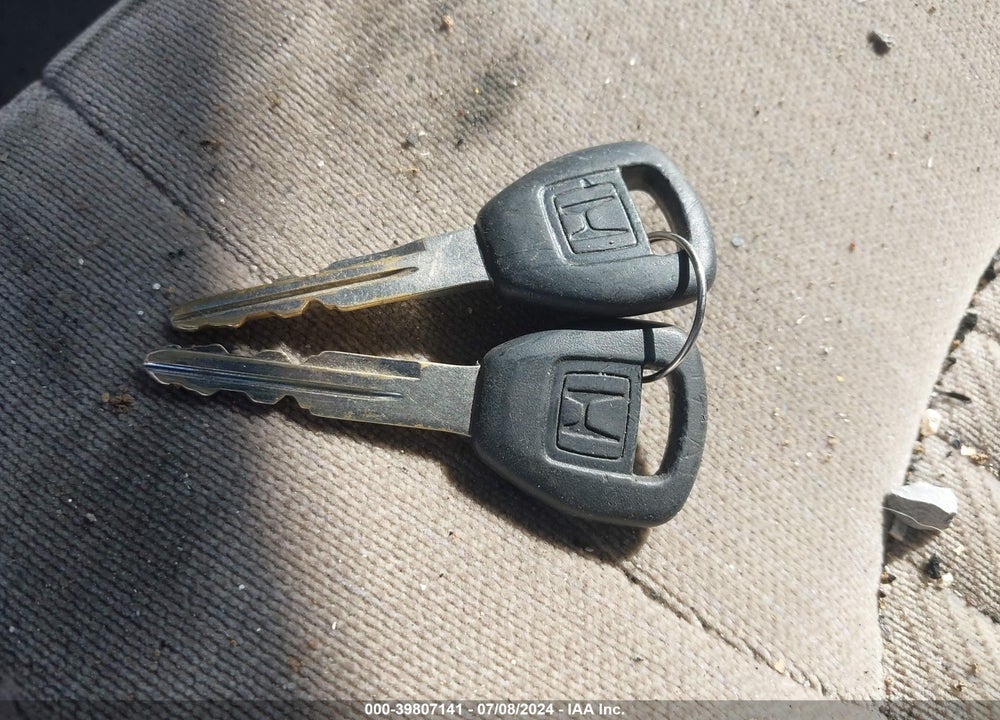 1998 HONDA ACCORD LX V6 VIN: 1HGCG1642WA030999