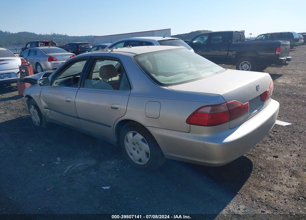 1998 HONDA ACCORD LX V6 VIN: 1HGCG1642WA030999