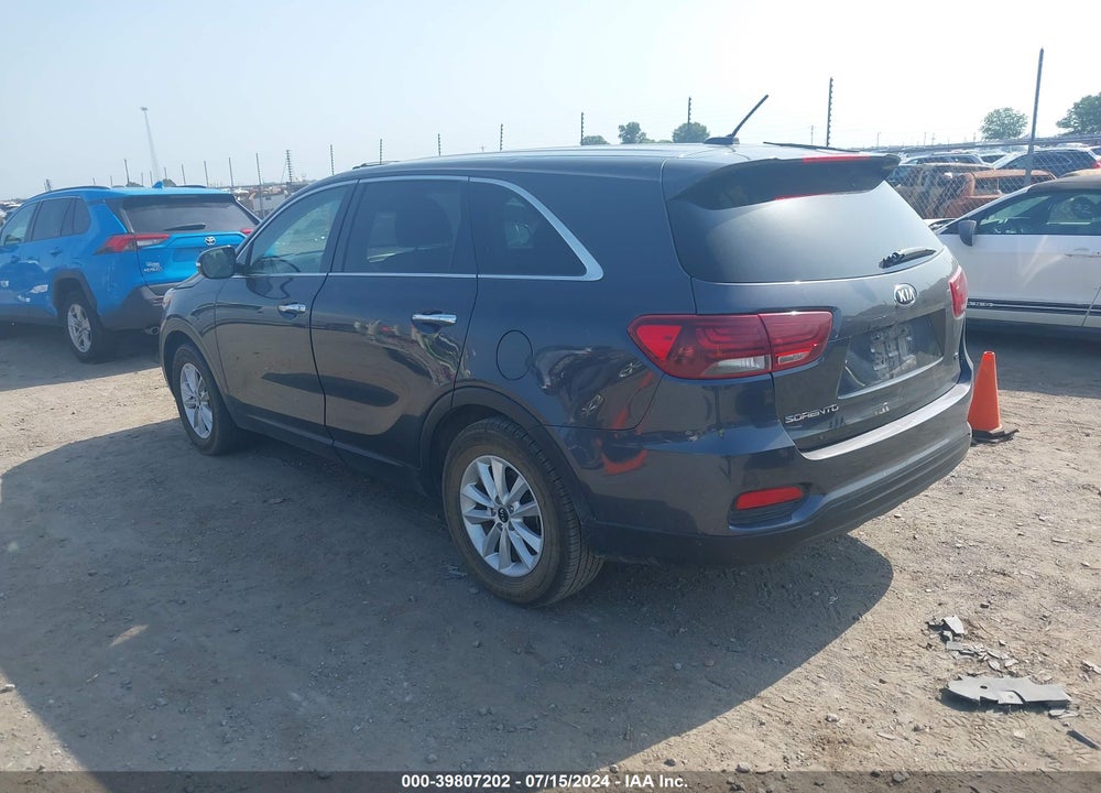 2019 KIA SORENTO 3.3L LX VIN: 5XYPG4A56KG556600