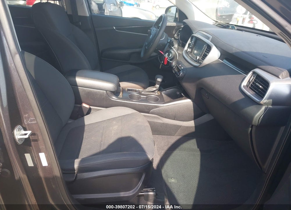 2019 KIA SORENTO 3.3L LX VIN: 5XYPG4A56KG556600
