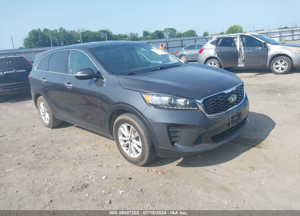 2019 KIA SORENTO 3.3L LX VIN: 5XYPG4A56KG556600