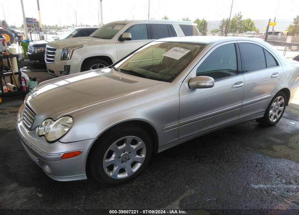 2005 MERCEDES-BENZ C 240 LUXURY VIN: WDBRF61J25A796508
