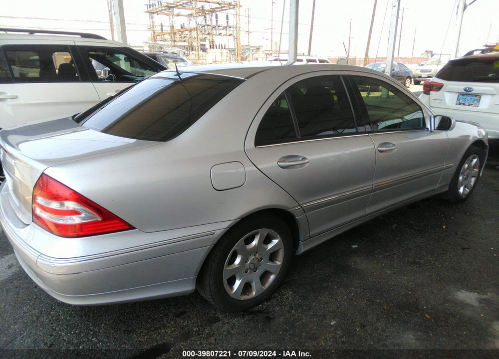 2005 MERCEDES-BENZ C 240 LUXURY VIN: WDBRF61J25A796508