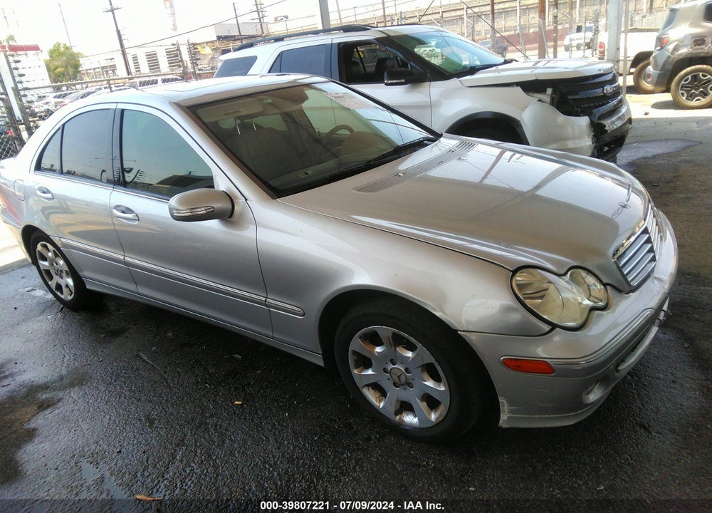 2005 MERCEDES-BENZ C 240 LUXURY VIN: WDBRF61J25A796508