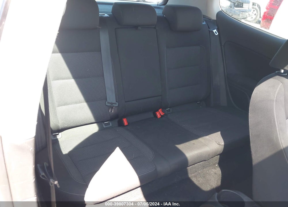 2010 VOLKSWAGEN GOLF 2-DOOR VIN: WVWBB7AJ9AW124639