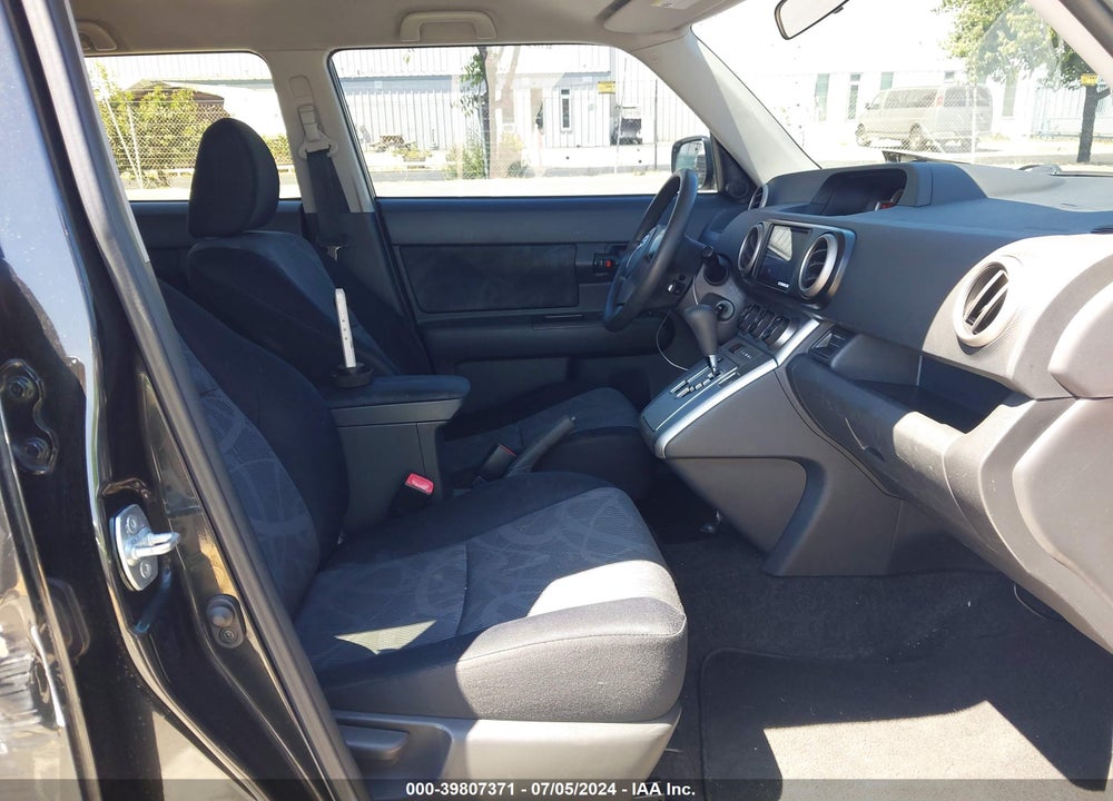 2011 SCION XB VIN: JTLZE4FE1B1129031