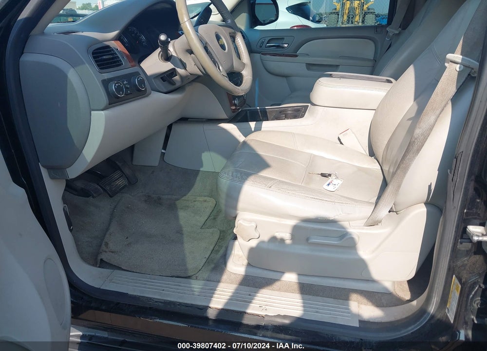 2012 CHEVROLET SUBURBAN 1500 LT VIN: 1GNSKJE76CR147705