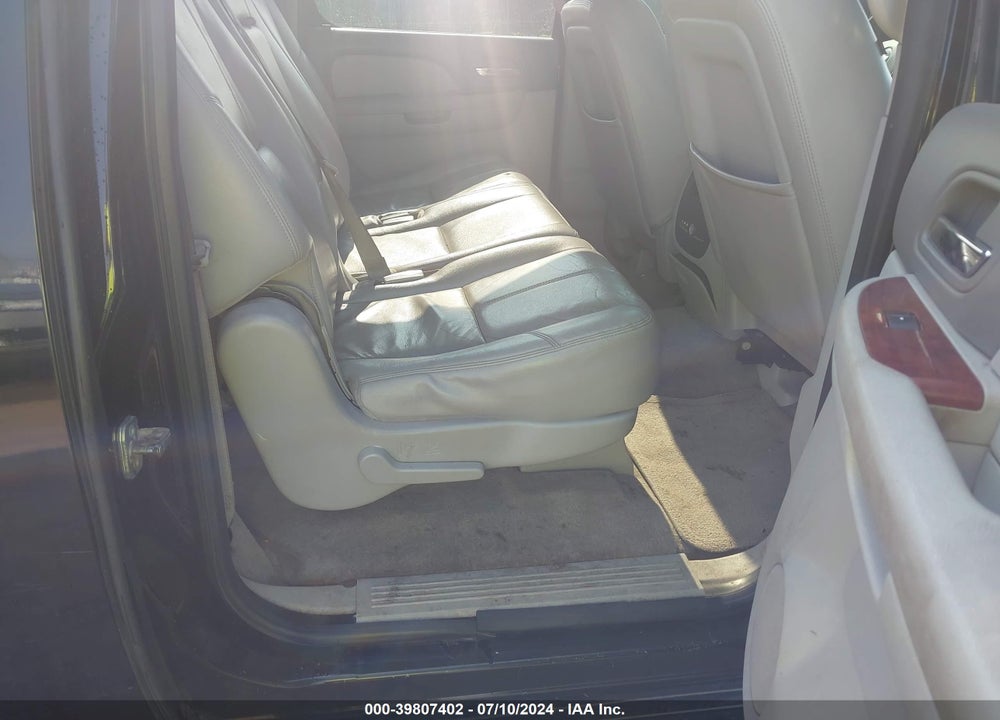 2012 CHEVROLET SUBURBAN 1500 LT VIN: 1GNSKJE76CR147705